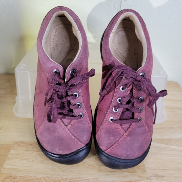 Womans Keen Low Top Hiking Shoes Red Size 6.5 - Picture 3 of 7